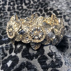 NWT NY&Co  floral silver stretch bracelet